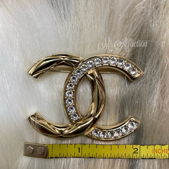 CHANEL Authentic XL Quilted *RARE* Gold Crystal Strass Brooch NWT - Picture 5 of 8